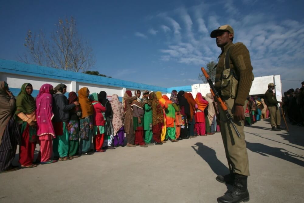 Ubah demografi Kashmir, India benarkan 'penduduk luar' mengundi di wilayah pertikaian itu