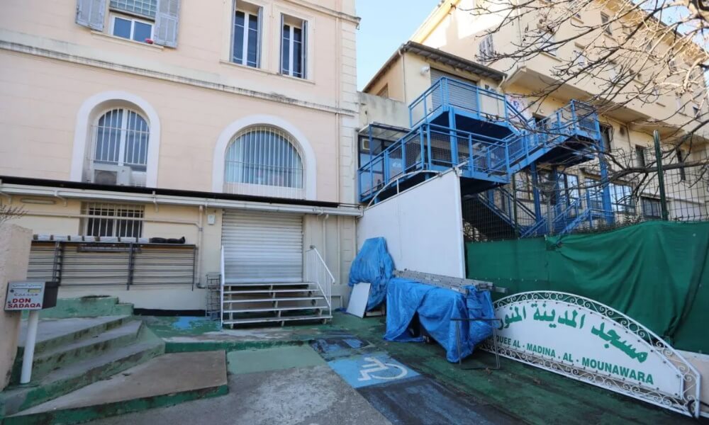 Perancis terus suburkan islamofobia apabila 23 masjid ditutup, sebuah lagi menyusul