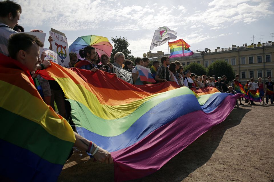Parlimen Rusia lulus undang-undang haramkan promosi LGBT di semua peringkat umur