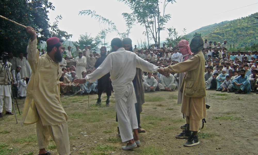 Pelaksanaan hukuman mati di khalayak ramai oleh Taliban di Afghanistan berkuat kuasa semula semalam.