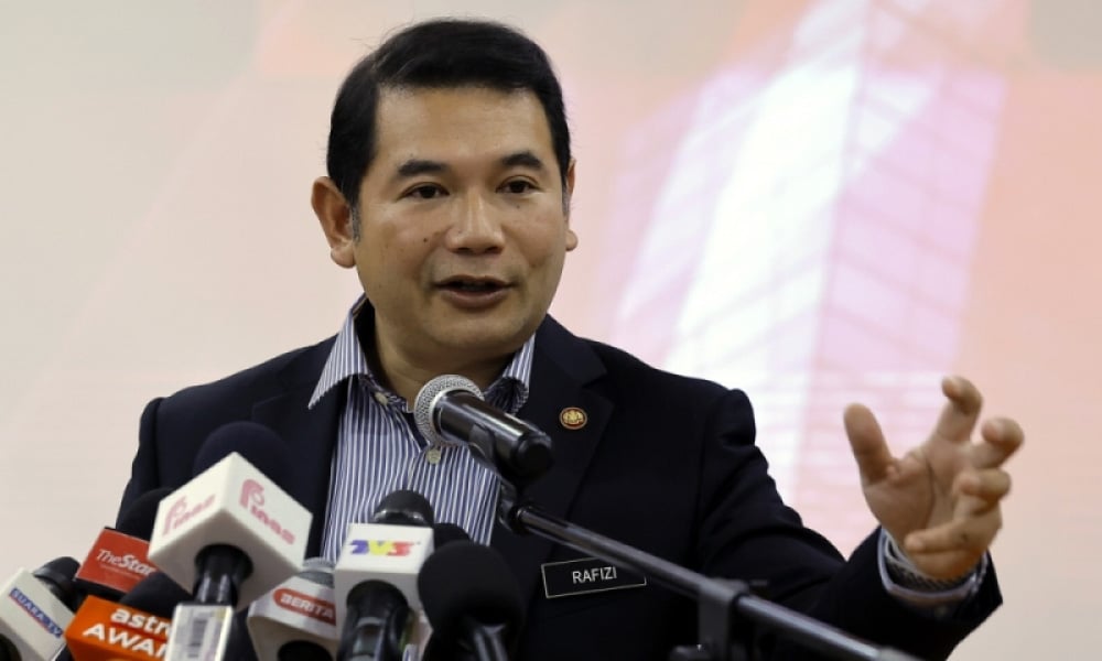 Kerajaan rangka strategi baharu tambah rantaian makanan ganti bekalan import - Rafizi