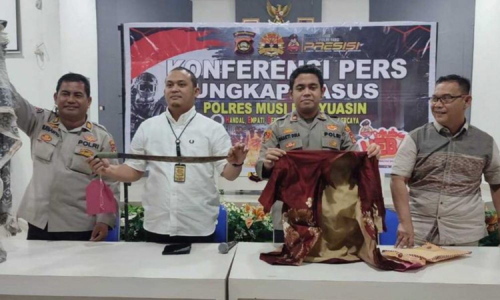 Bunuh diri selepas tikam ibu sedang tadarus al-Quran di masjid