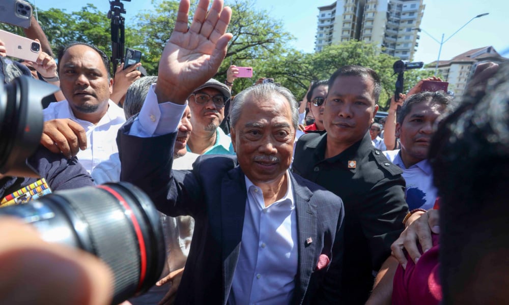 Didakwa di mahkamah, Muhyiddin tidak perlu letak jawatan parti