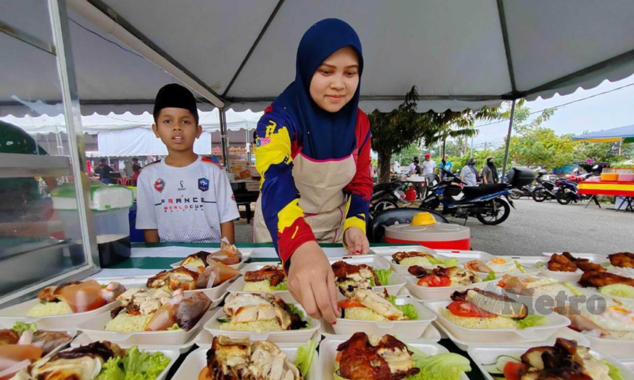 Harga ayam mentah cecah RM11 sekilogram, peniaga bazar Ramadan tersepit