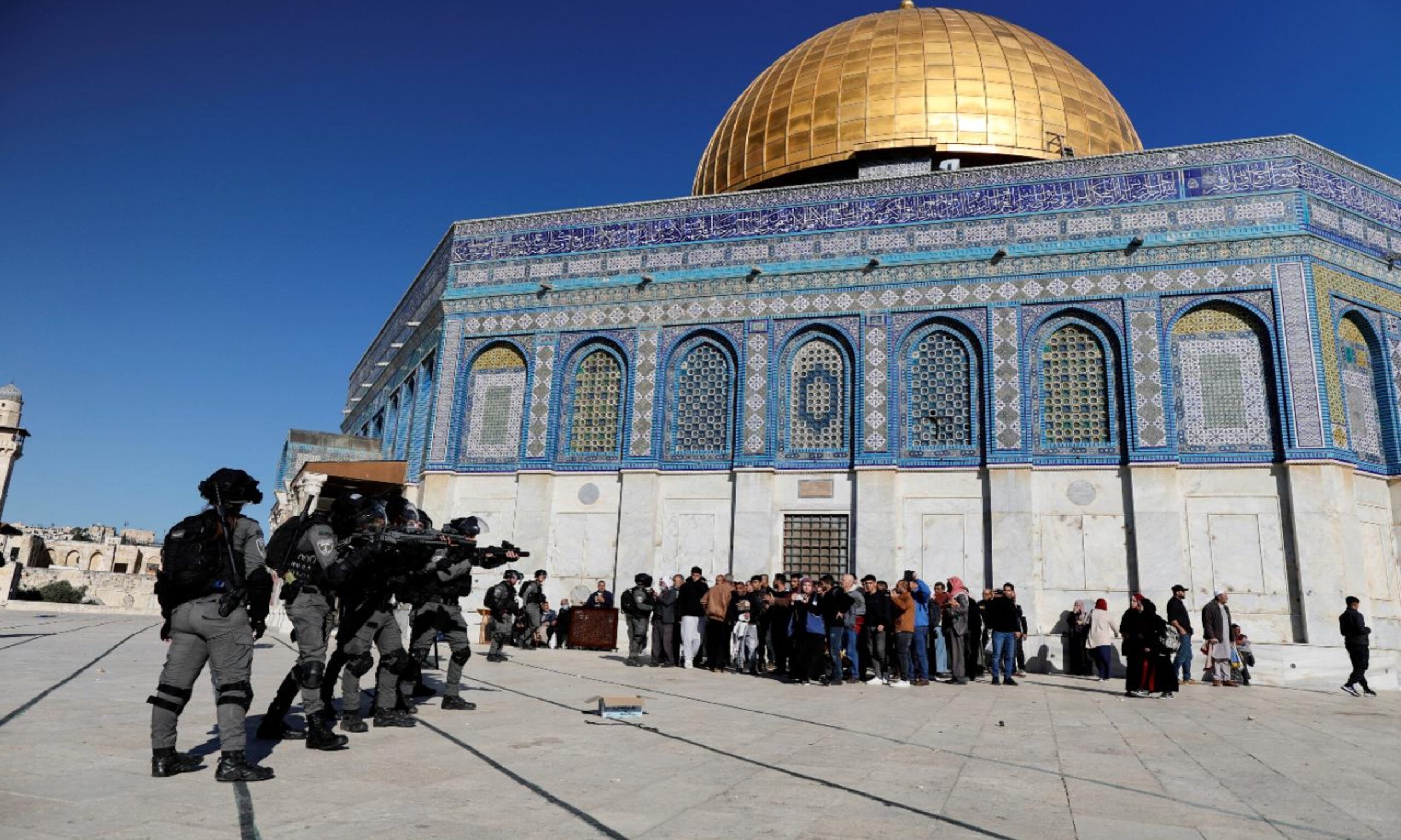 Polis rejim Israel serbu Masjid Al-Aqsa, paksa jemaah keluar