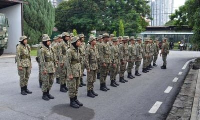 Sukarelawan askar wataniah, tentera, maritim terima bantuan khas Aidilfitri