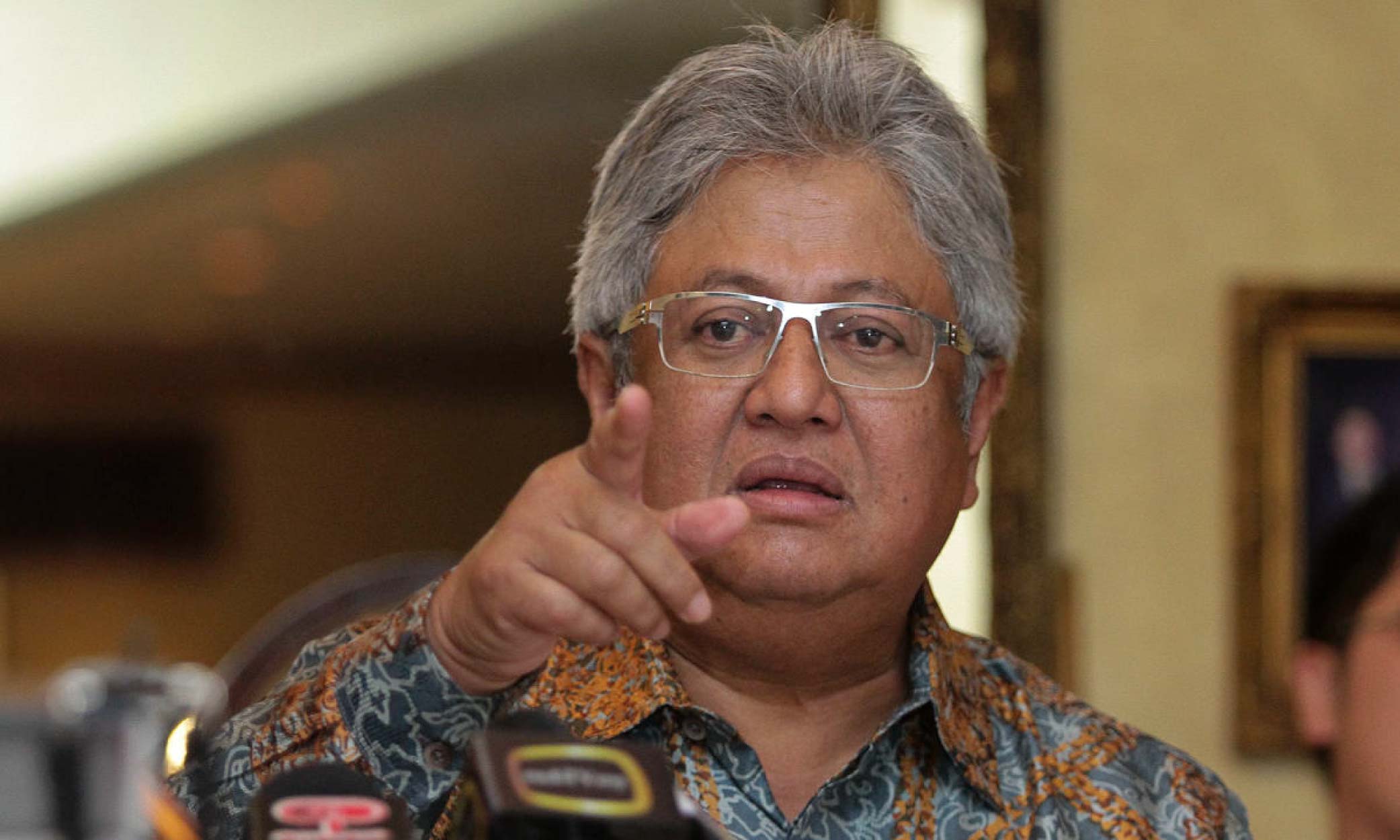 “Ketepikan dulu Menu Rahmah di sekolah, buat menu Fadhlina,” - Zaid Ibrahim