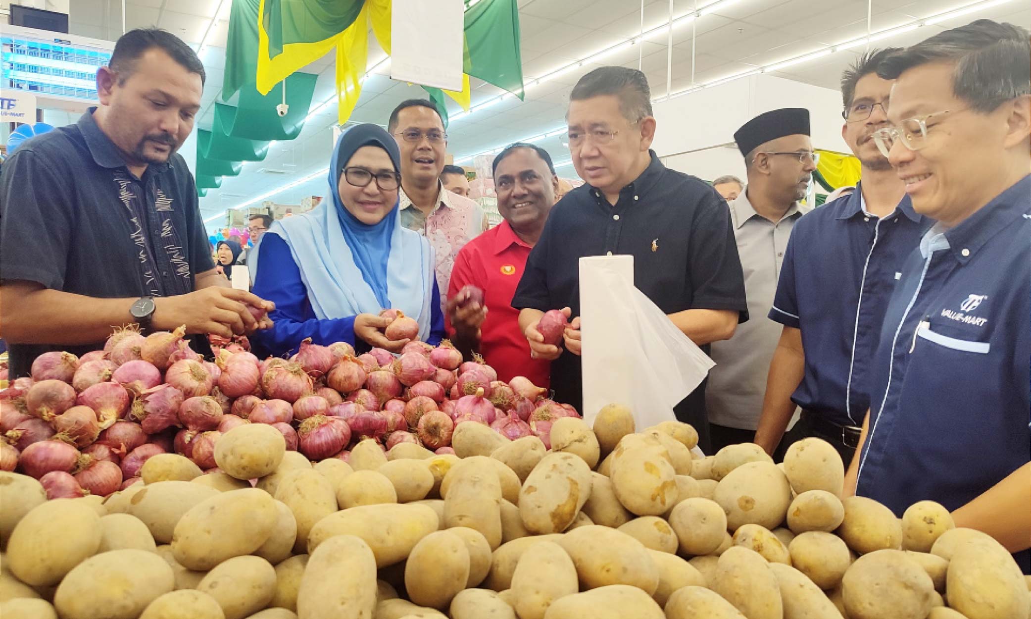 Cuaca panas tidak jejas bekalan barang keperluan pengguna