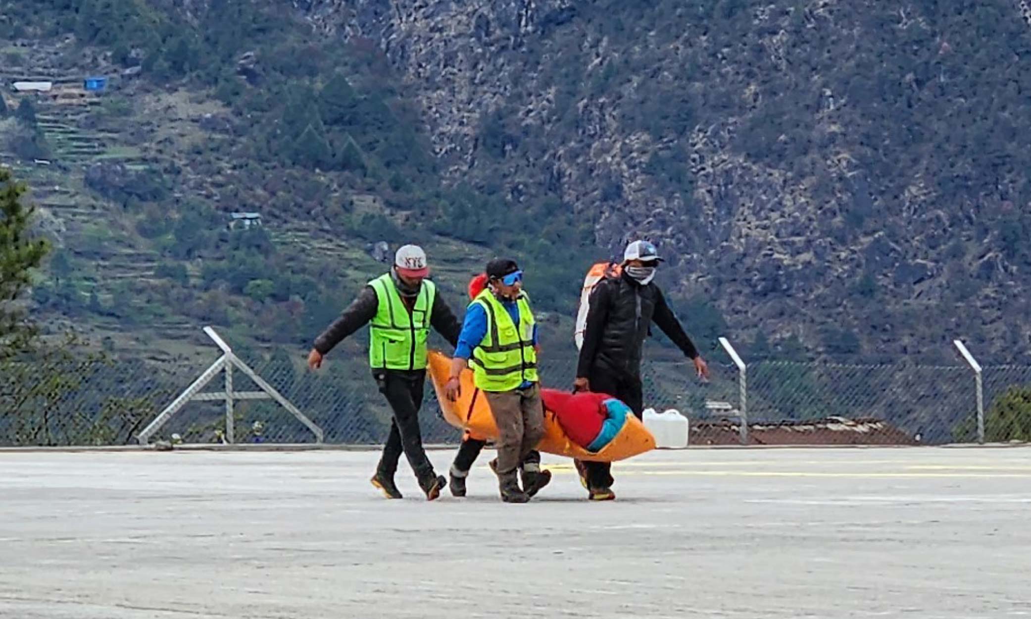 Everest saksi lebih dari sepuluh ‘nyawa terpisah dari badan’