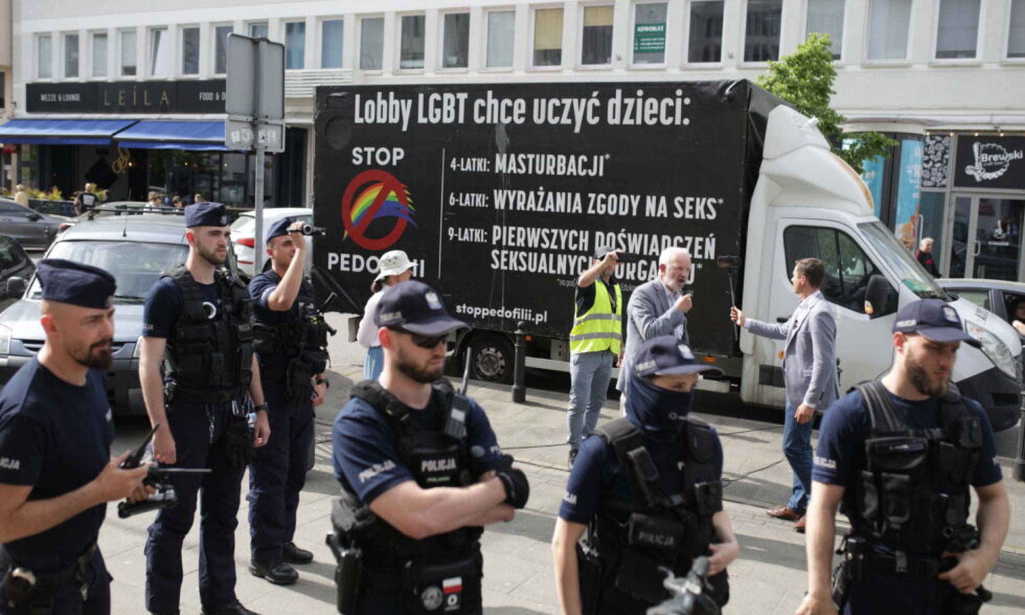 Tiga aktivis LGBT didapati bersalah serang van anti-LGBT di Poland