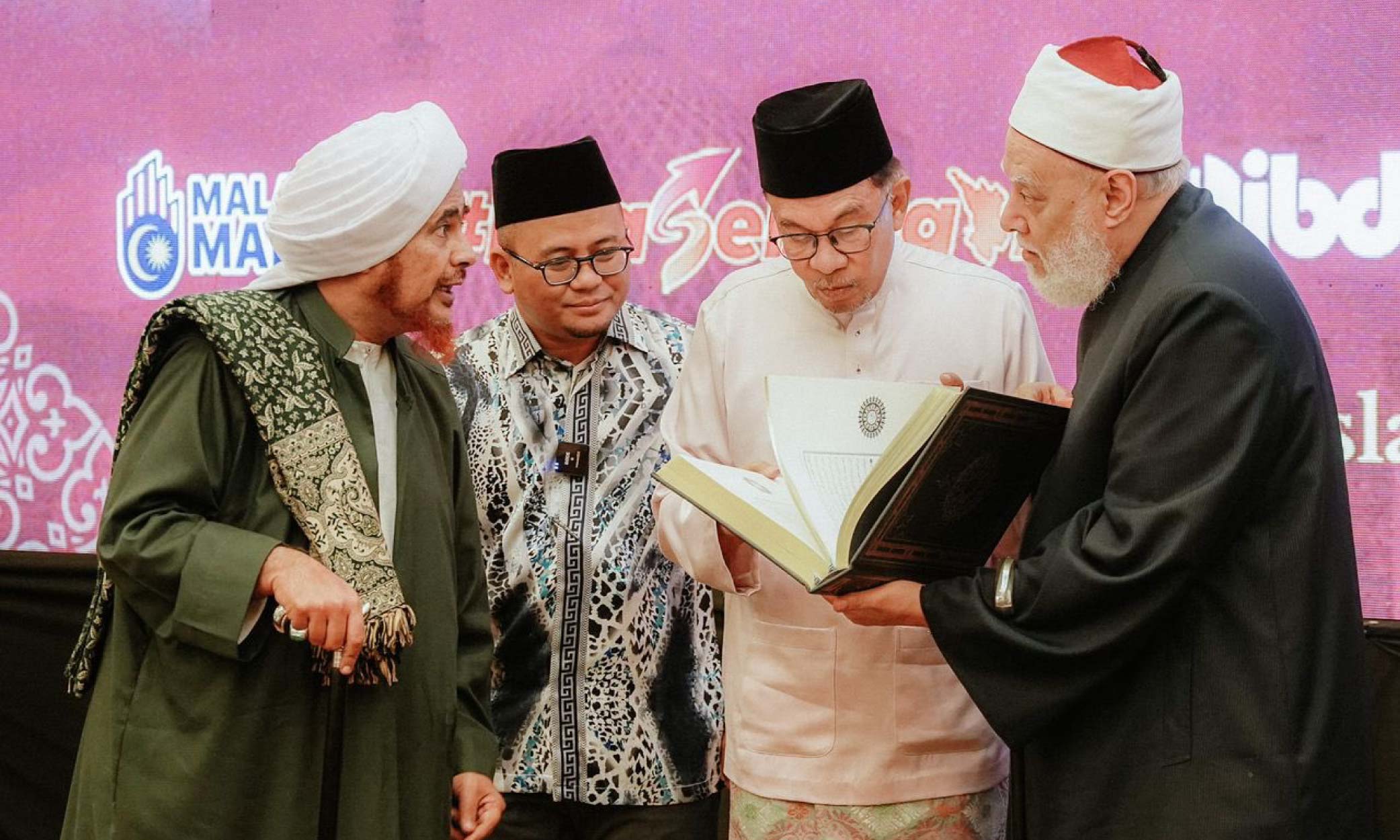 Ulama harus berani tegur kerajaan dengan ikhlas – PM