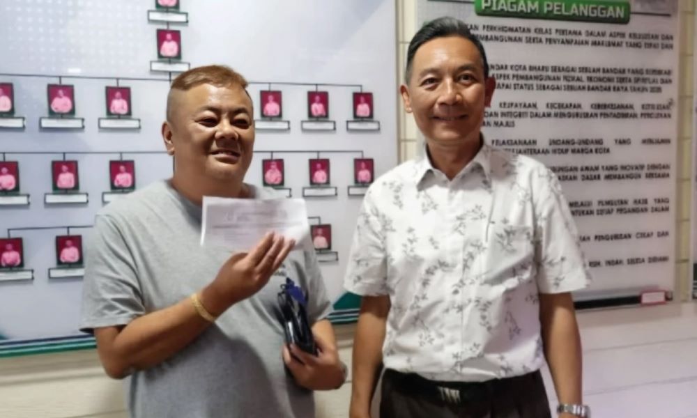 'Jangan politikkan isu anak saya' - Bapa angkat wanita berpakaian tidak sopan