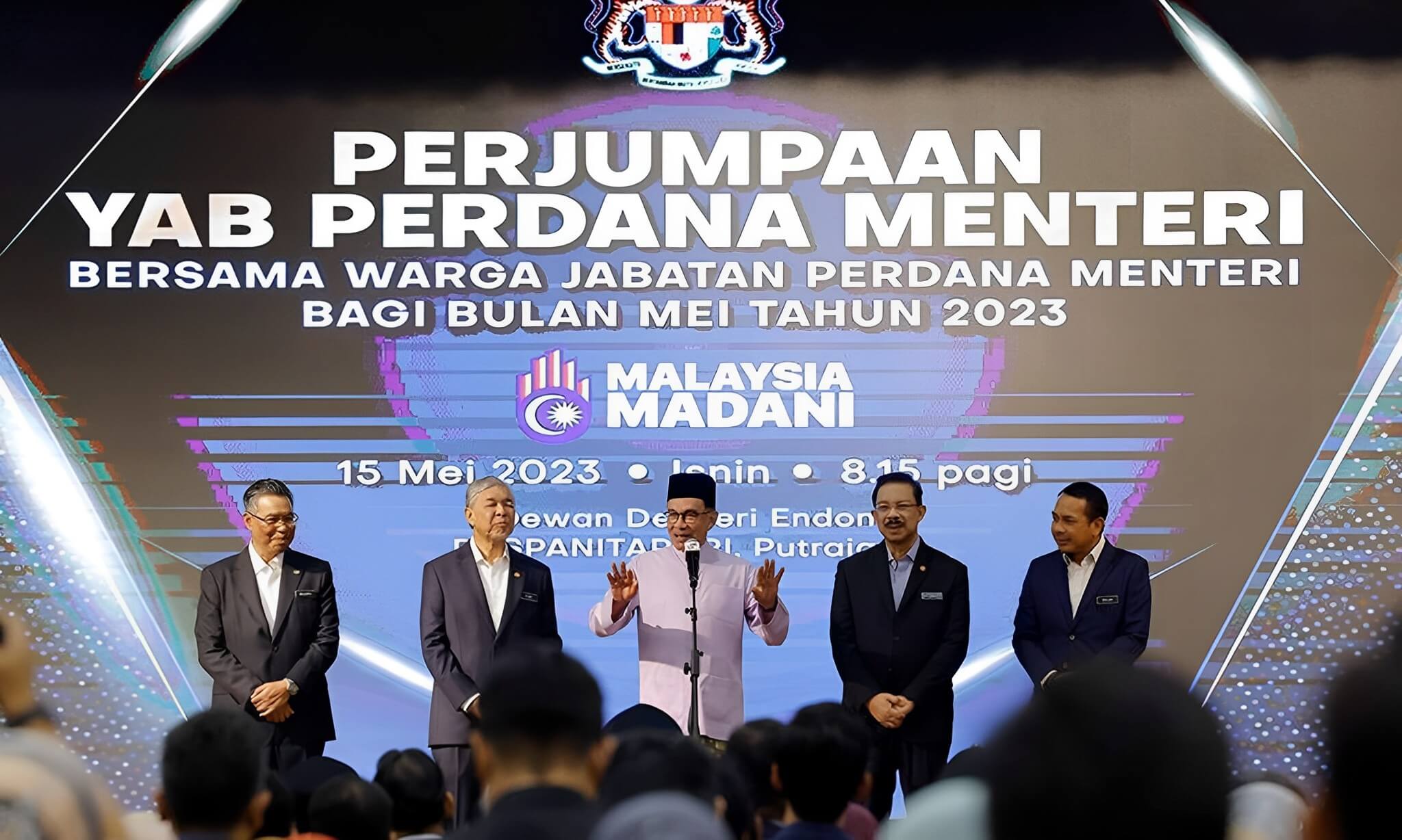 PM mahu penjawat awam terap budaya membaca, menelaah dan musyawarah