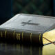 Pihak berkuasa daerah Utah, Amerika Syarikat (AS) mengalih keluar kitab Injil dari sekolah rendah dan menengah kerana mengandungi “kekasaran dan keganasan”.
