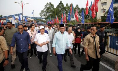 Anwar tiba di pusat penamaan calon DUN dalam Parlimen Gombak