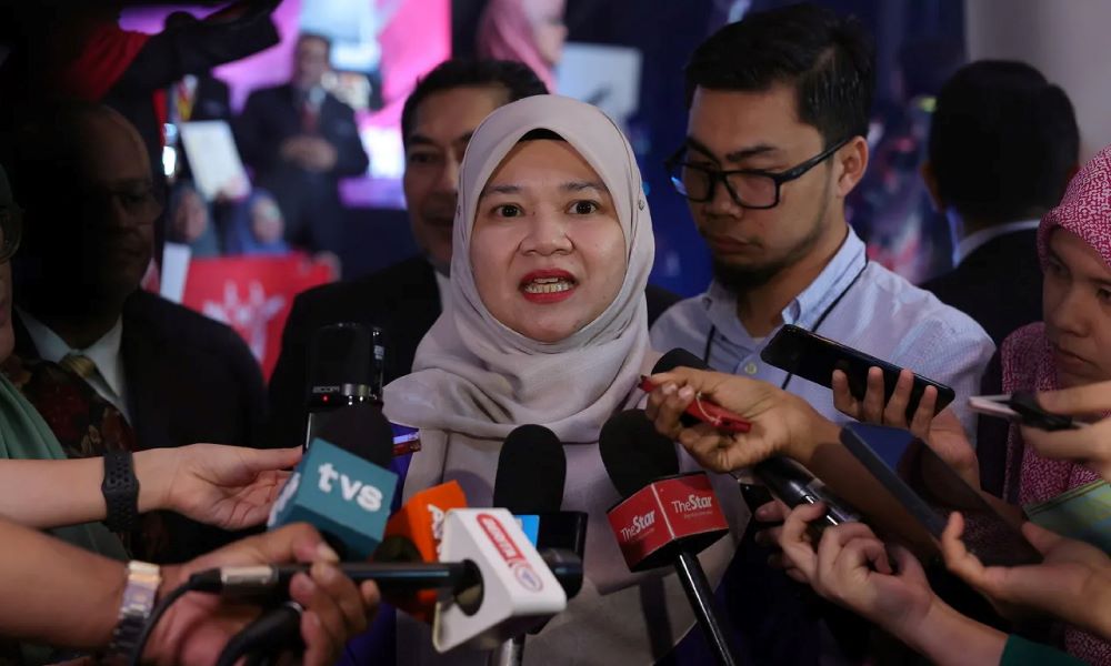 Dasar pendidikan digital negara akan dilaksana segera - Fadhlina