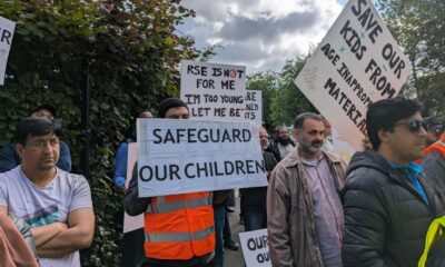 Ibu bapa bantah bahan LGBT ditunjukkan kepada anak-anak sekolah rendah di Manchester