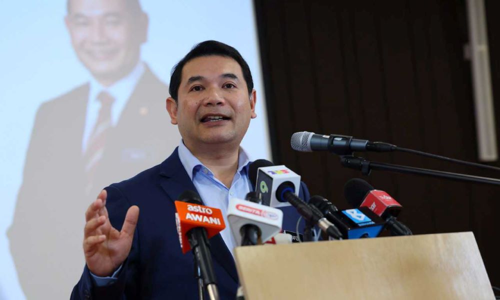 Kementerian Ekonomi dan Kementerian Sumber Manusia rangka dasar kenaikan gaji - Rafizi