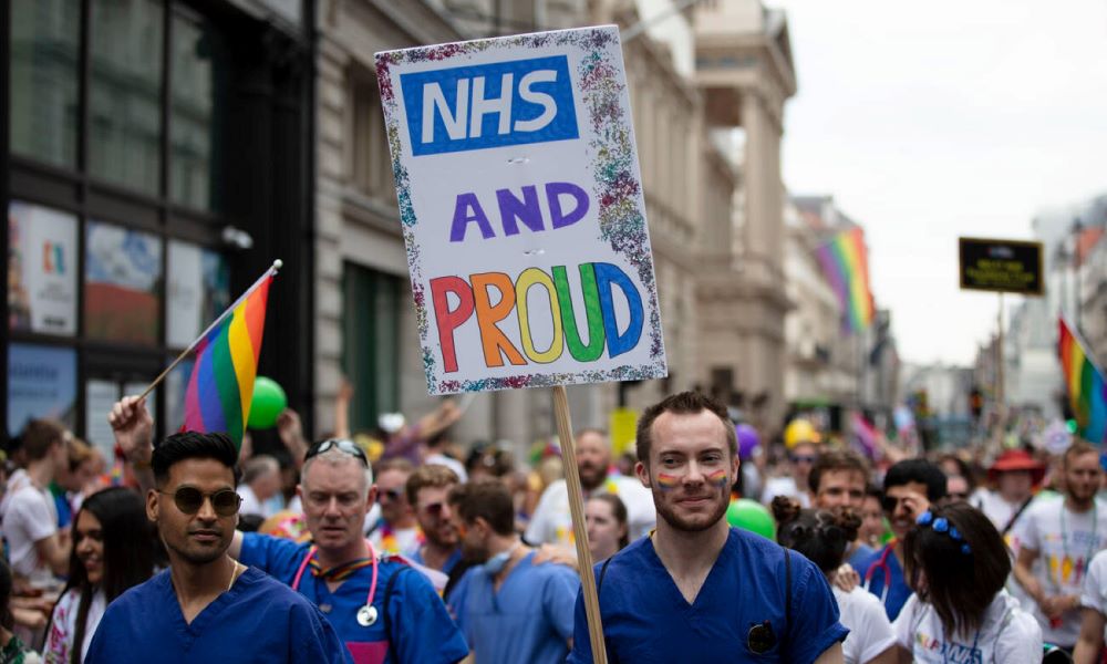Petugas kesihatan UK sibuk acara ‘woke’, giliran menunggu pesakit meningkat 7.4 juta
