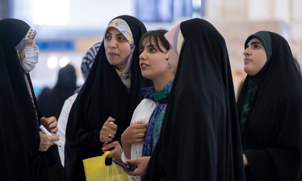 Universiti Tehran batalkan pameran foto atas peraturan hijab