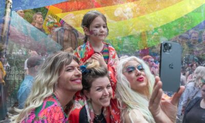 ‘Kami datang untuk anak-anak kamu’ – Peserta perarakan Pride LGBTQ
