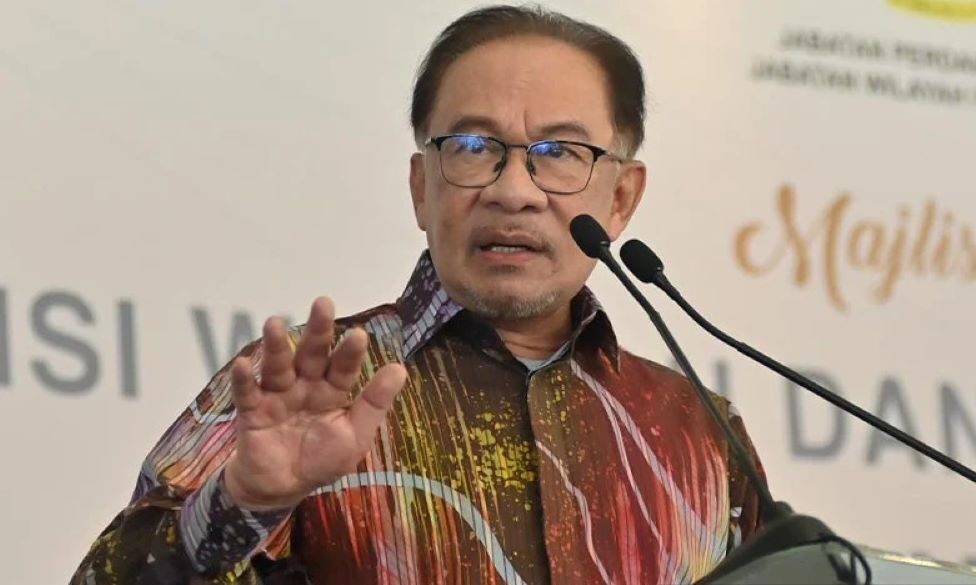 Jangan salahkan orang Melayu, anak muda terpengaruh politik di media sosial - Anwar