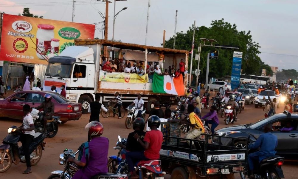 Niger di ambang perang