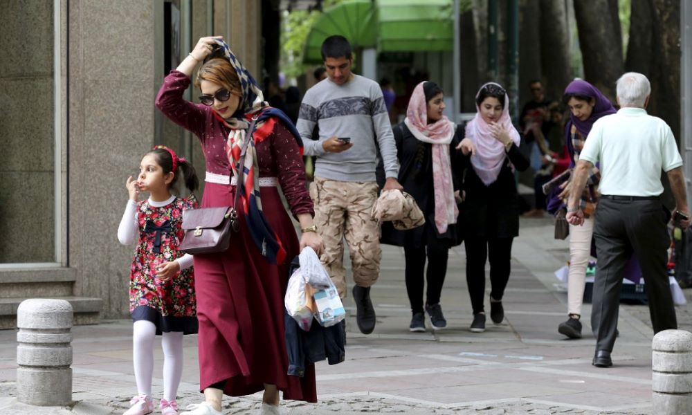 Undang-undang hijab, pengawasan kecerdasan buatan AI pantau wanita Iran