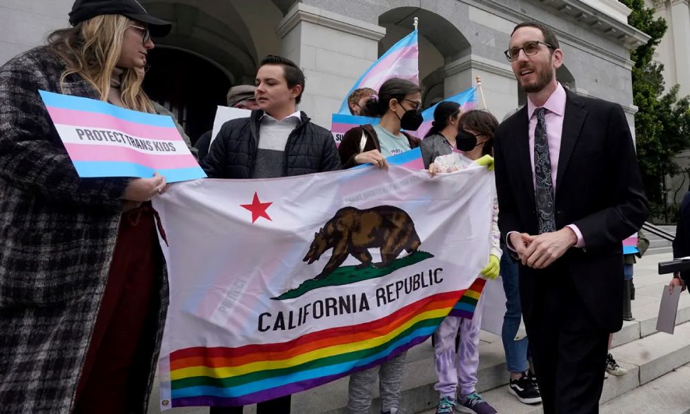 California kini boleh ‘rampas’ kanak-kanak transgender daripada ibu bapa