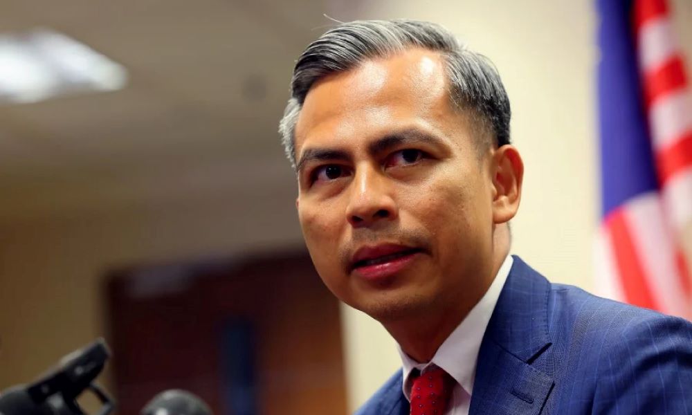 Fitnah ceramah politik di masjid, Fahmi Fadzil saman tiga individu